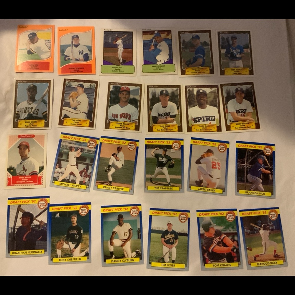 Bundle of Baseball Cards Lot 411